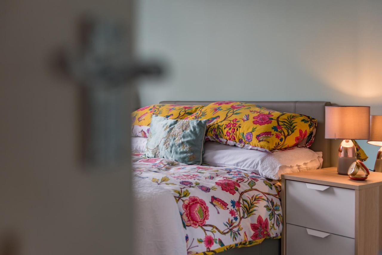 Blackhorse Loft - Spacious Apartment By The Sea Deal Esterno foto